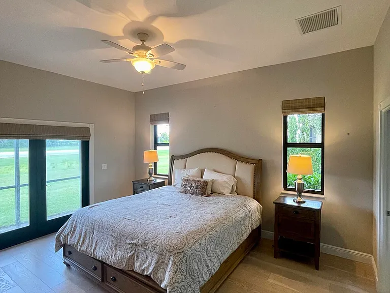 15590 Hawker Ln — Photo 7