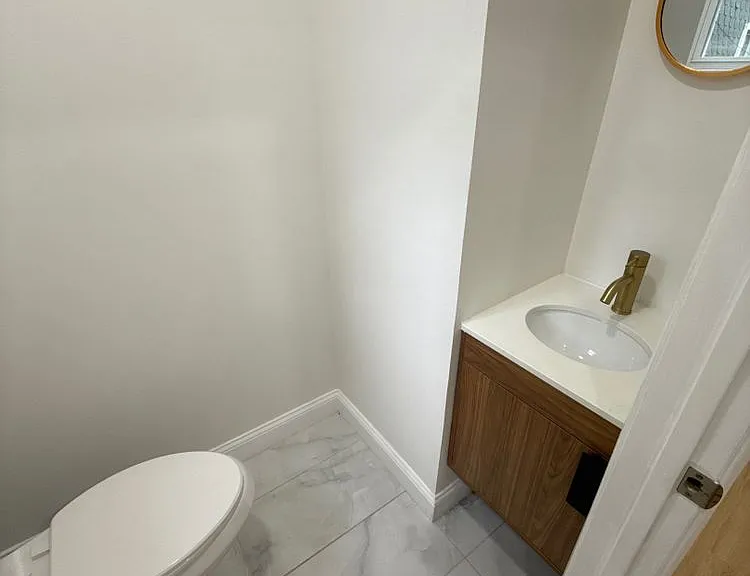 5241 Pulaski Ave — Photo 8