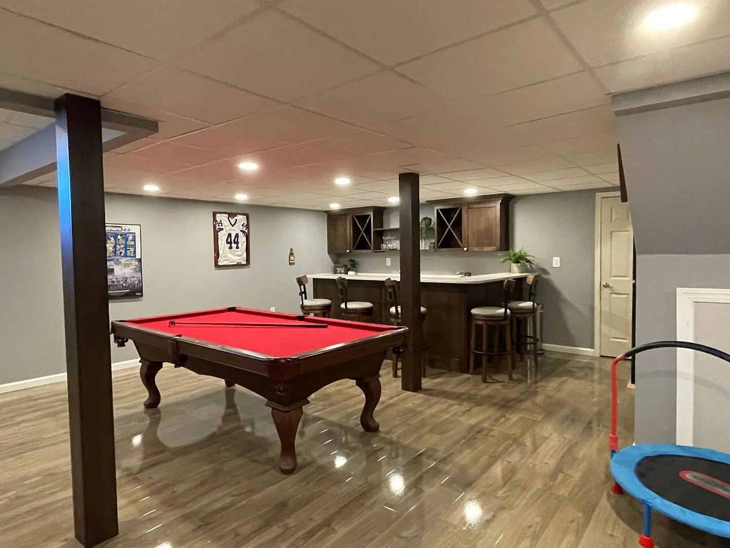 4-Bedroom, 2.5 Bathroom Pool Home in Ponderosa Estates — Photo 4