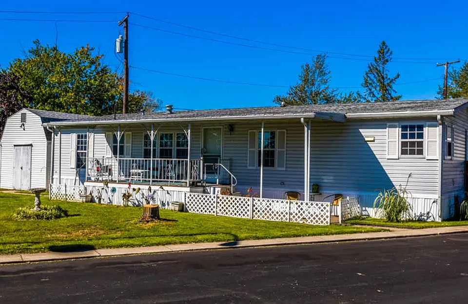 1045 Nadeau Rd