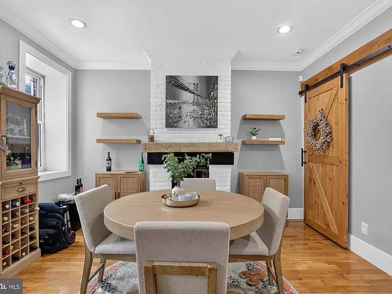 2328 E Fletcher St — Photo 5