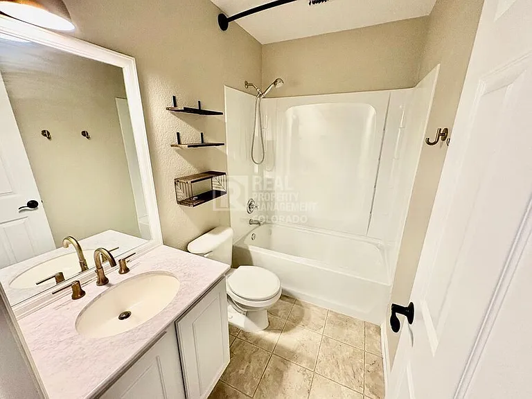 4057 Mesa Meadows Ct — Photo 27