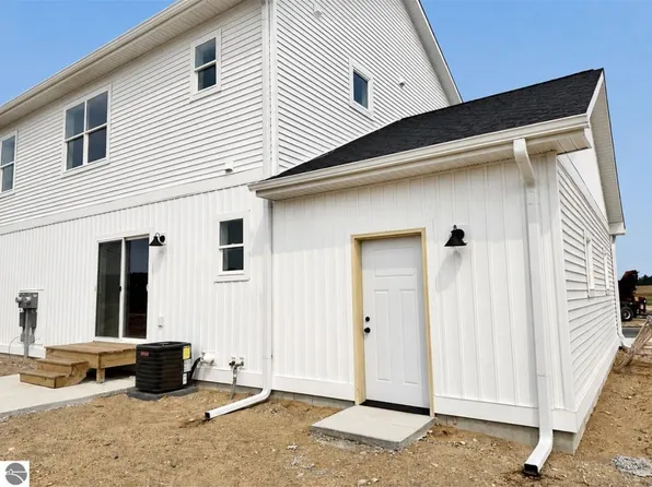 (undisclosed Address), Traverse City, MI 49685