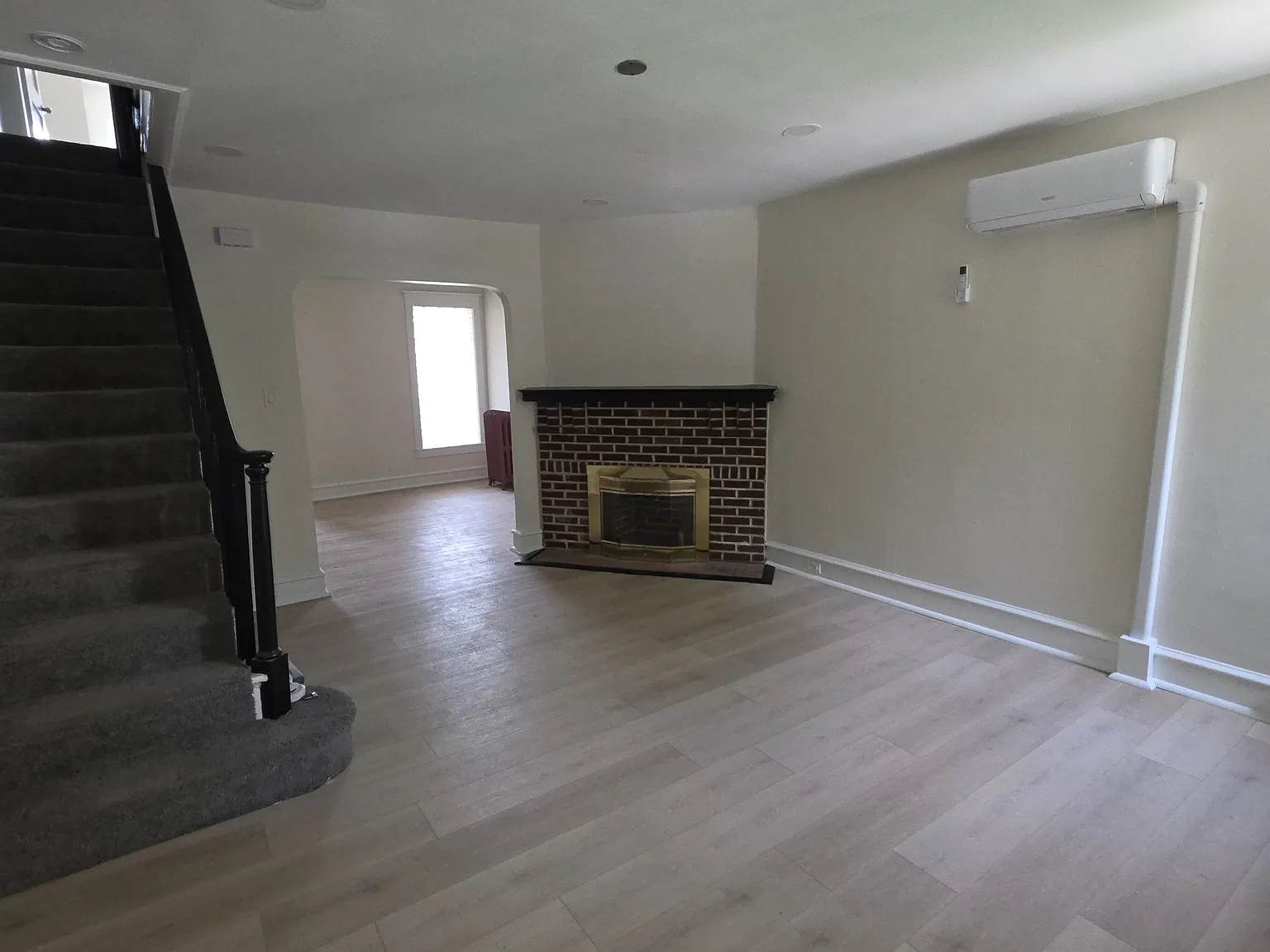 3 bed, 1366 sqft, $2,000 — Photo 3