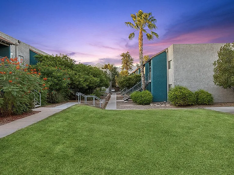 Tanque Verde Apartments — Photo 41