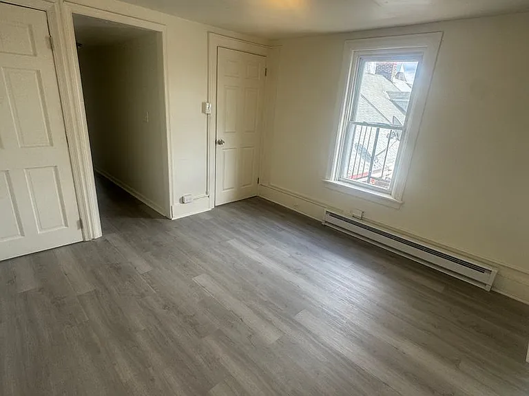 12th St 222 N — Photo 3