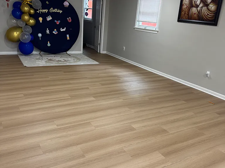 1650 La Salle Ave — Photo 18