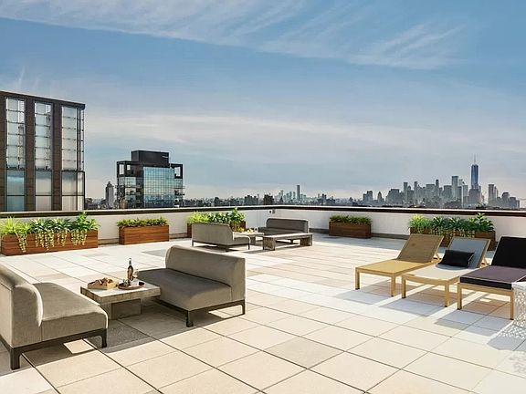 5th image of 312 11th Ave APT 24F