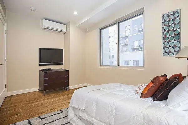 Rented by REAL New York | media 33