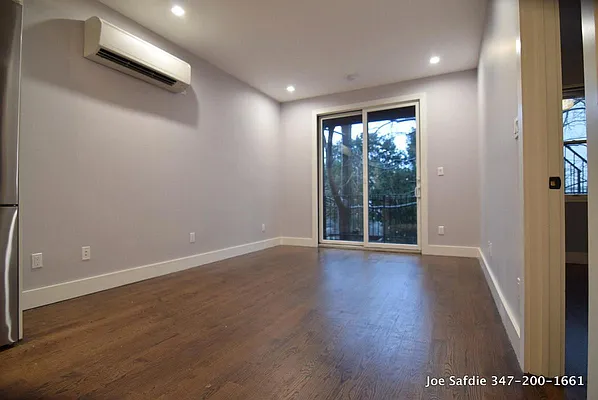 Rented by Safdie Realty Group | media 29