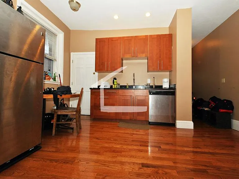 10 Glenville Ave #4A — Photo 9