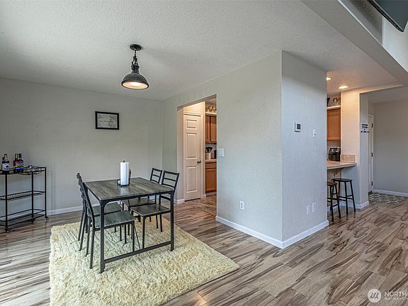 5th image of 3720 Pine Creek Lane SE