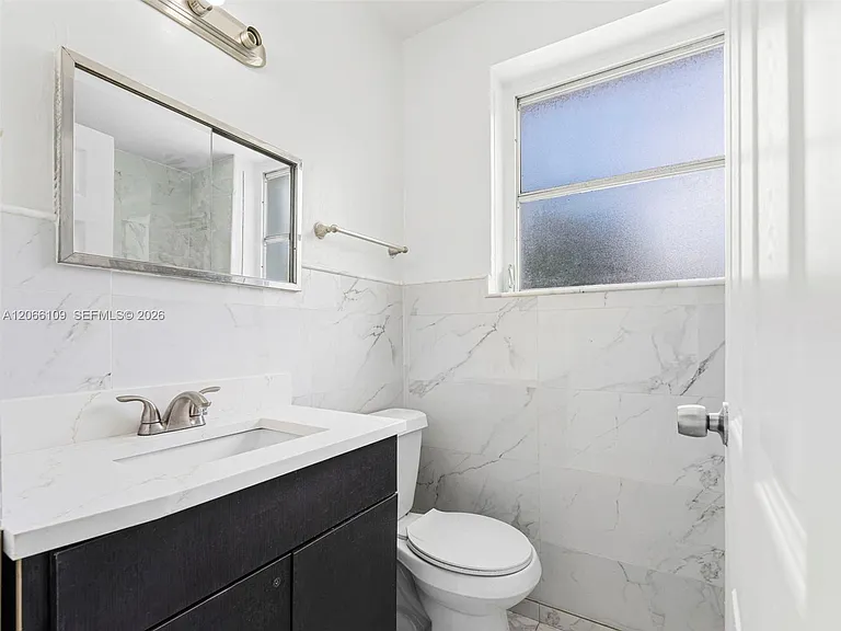 821 Jefferson Ave #3 — Photo 23