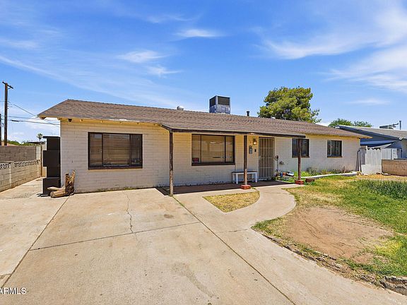 3rd image of 4832 W Earll Drive