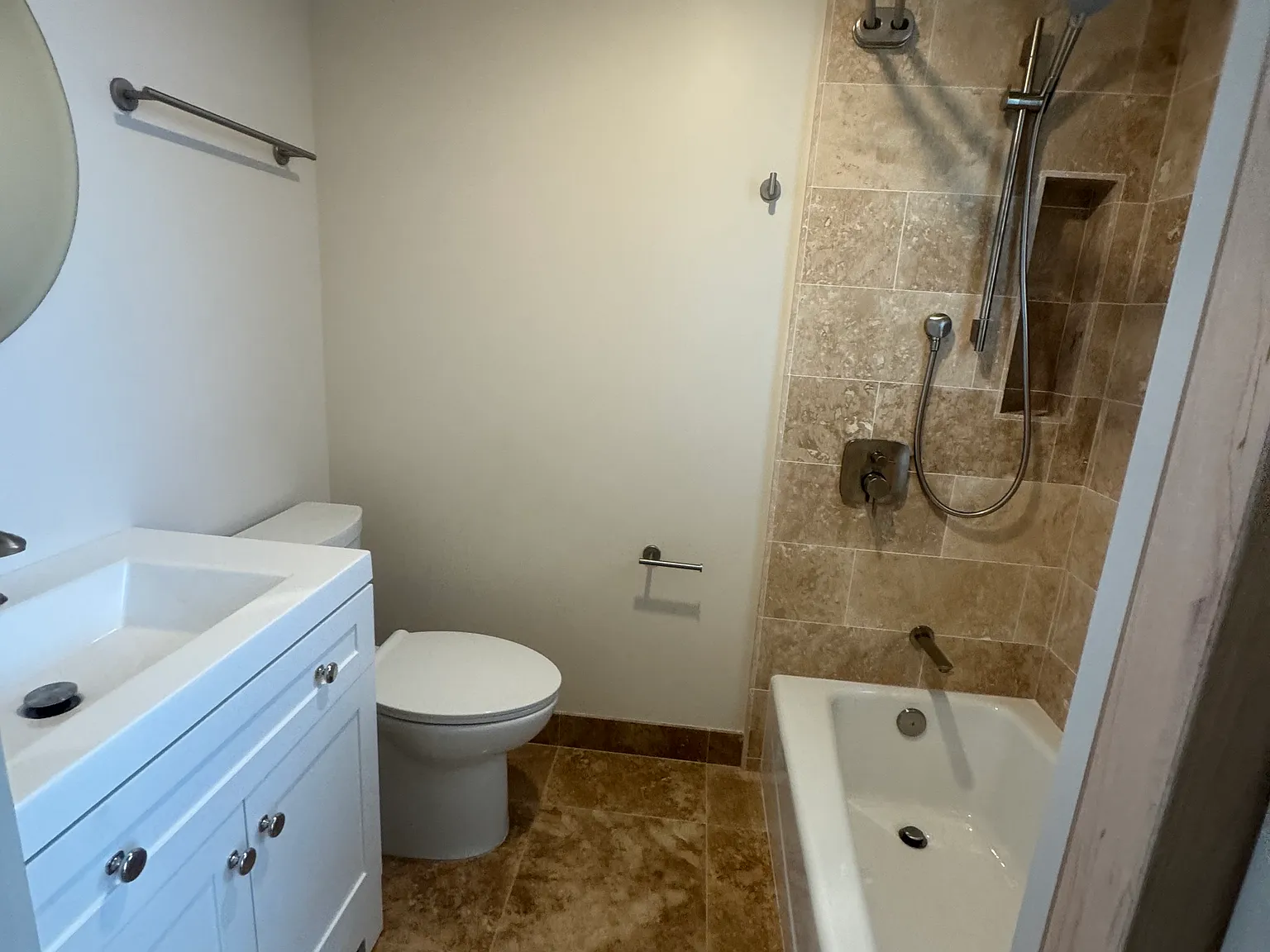 Studio, 972 sqft, $2,500 — Photo 2