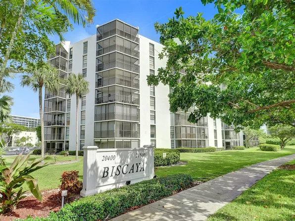 20400 W Country Club Dr, Aventura, FL