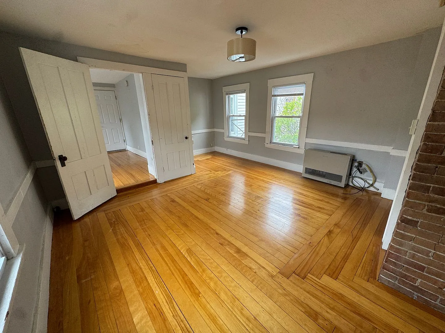 11 Russell Street — Photo 4