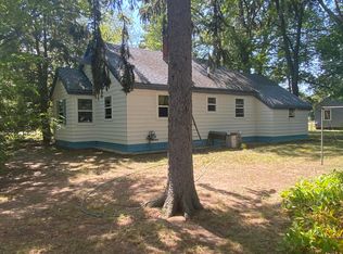 1074 E Hile Rd, Norton Shores, MI