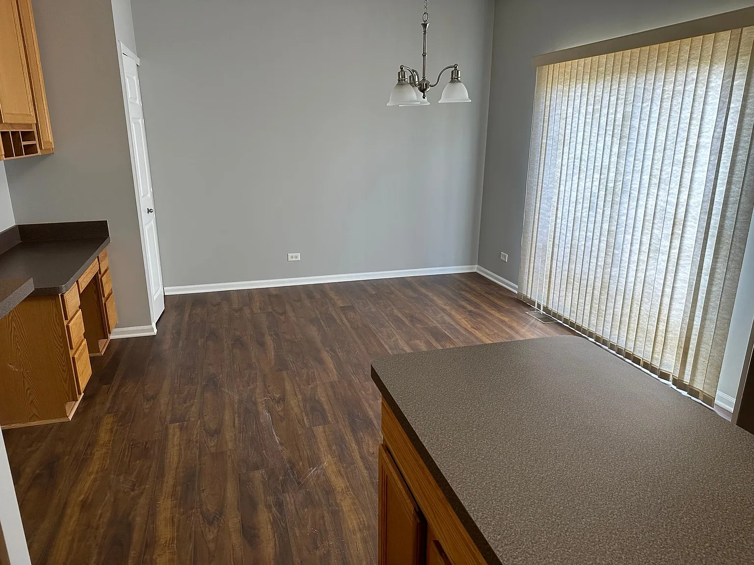3 bed, 2.5 bath, 2100 sqft, $2,925 — Photo 2