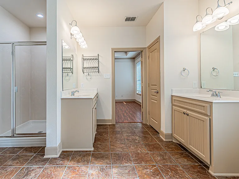 15097 Blakehill Dr — Photo 37