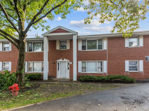 5 Thomas Ct, Richton Park, IL 60471