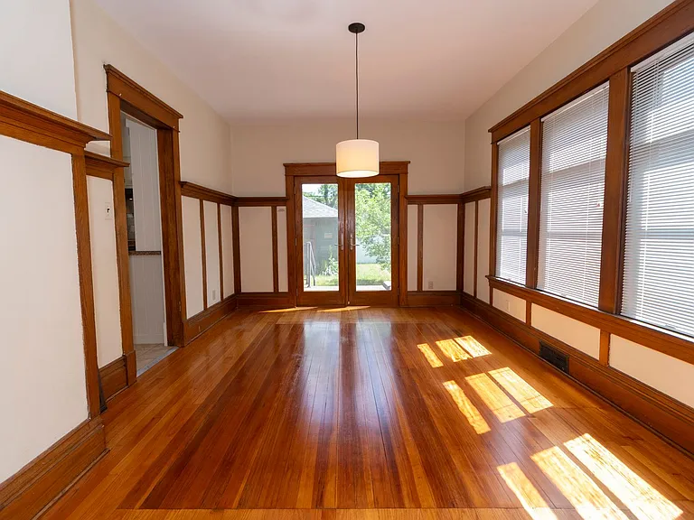 1106 Woodward Ave — Photo 9