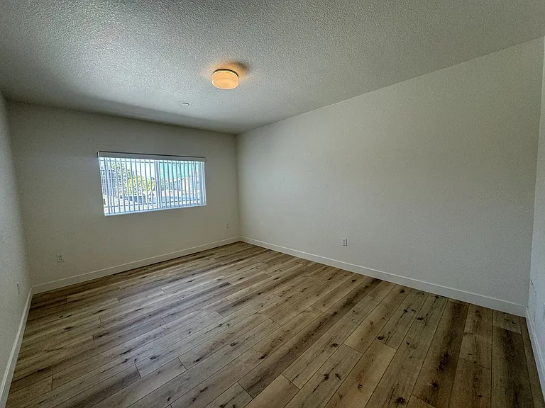 4077 Inglewood Blvd — Photo 20