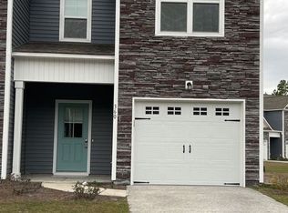 360 S Stingray Ln, Sneads Ferry, NC 28460