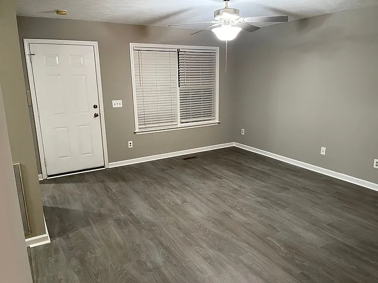1604 Baucom Dr — Photo 26