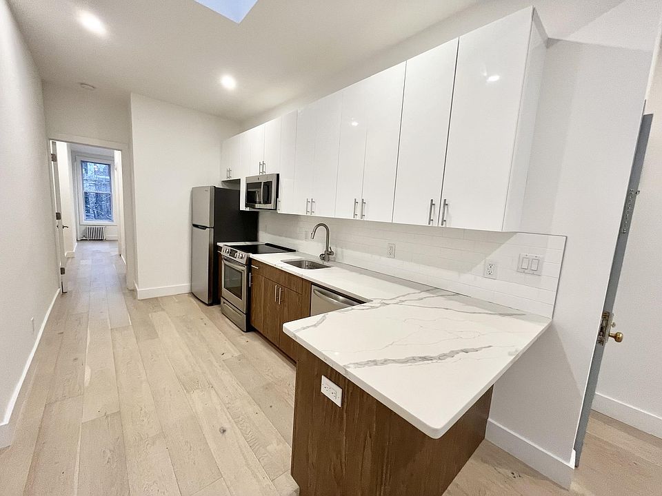 1st image of 235 E 5th St APT 10