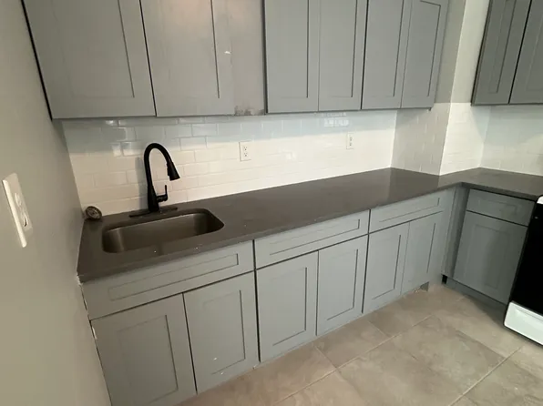 23 Bond St APT 2, Hartford, CT 06114