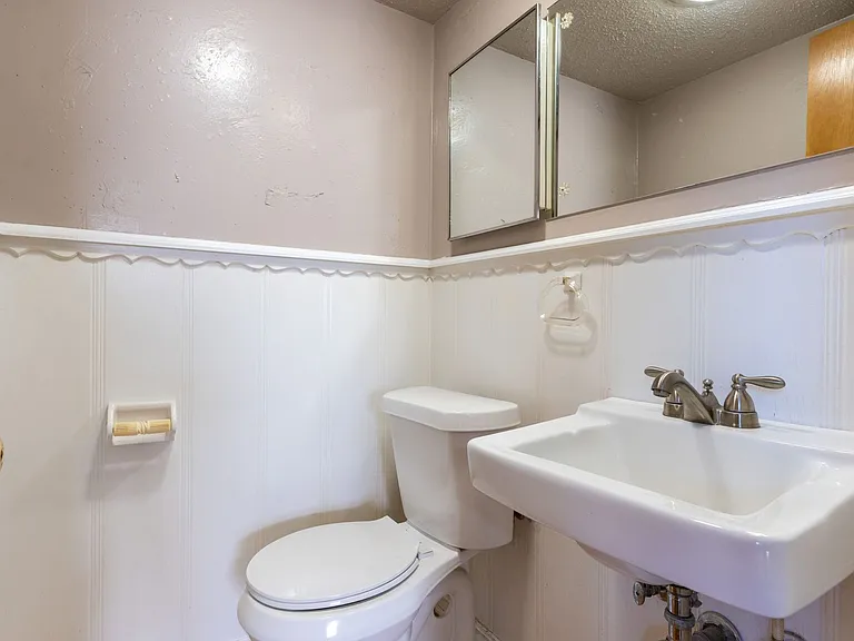1421 Shalimar Dr — Photo 12