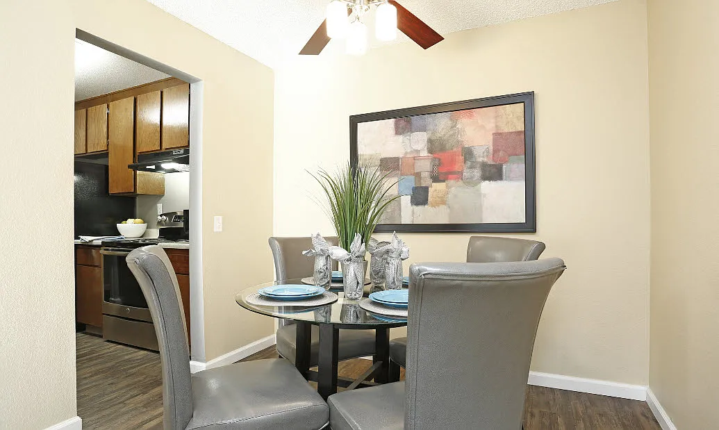 1 bed, 684 sqft, $2,486 — Photo 3