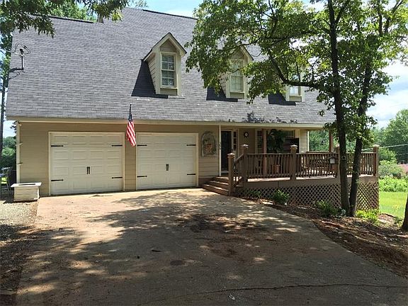 2nd image of 386 Charleston Ln