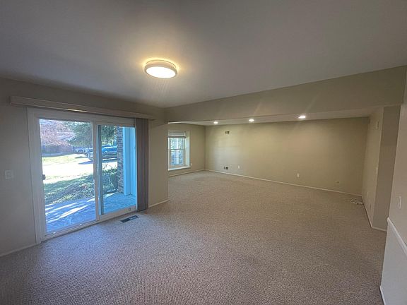 2nd image of 30975 Pointe Of Woods Dr APT 4
