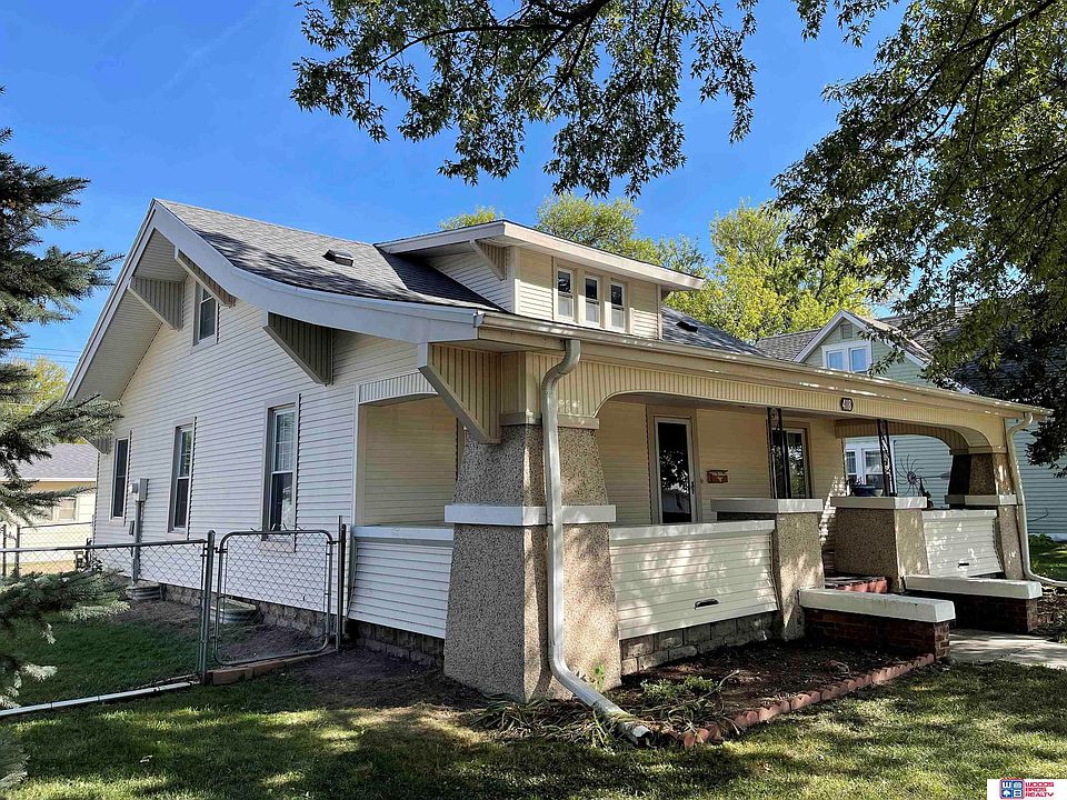 1st image of 418 N Burlington Ave