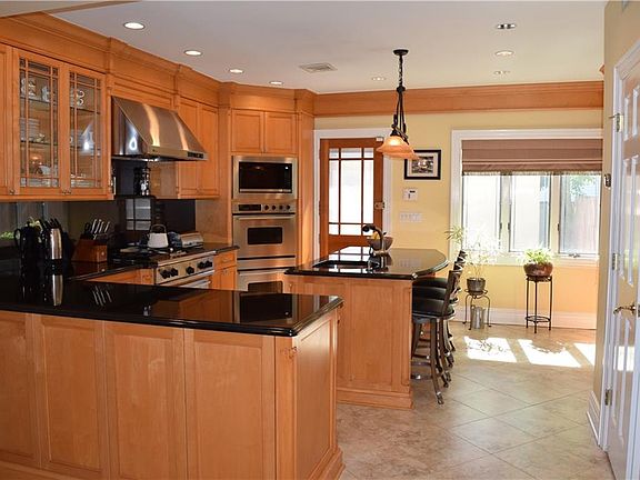 4th image of 8701 Colonial Rd