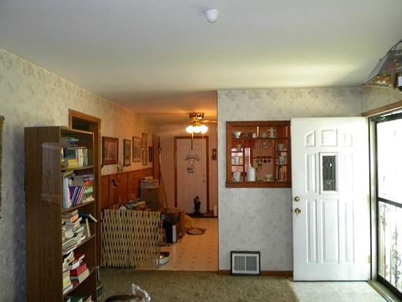 5th image of 3004 N 84th Ter