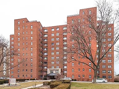 11720 Edgewater Dr #907 — Photo 11