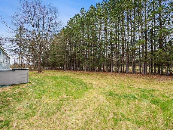 4th image of 28662 N River Rd