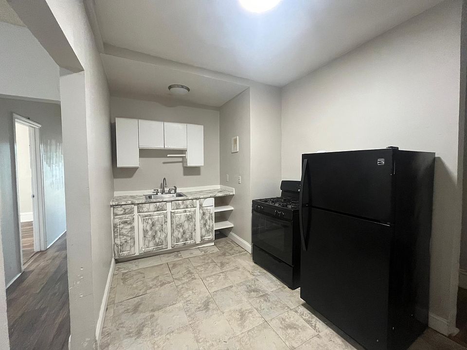 1st image of 526 Western Ave #11-15