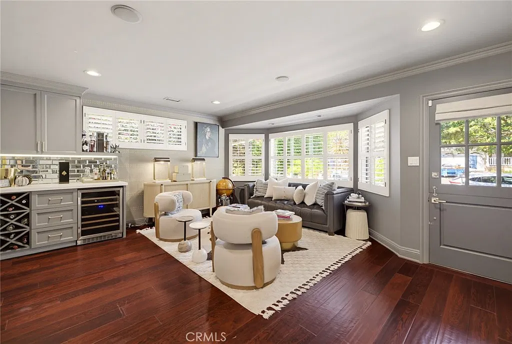4 bed, 2900 sqft, $9,300 — Photo 4