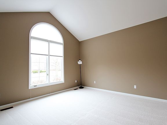 4th image of 47520 Beckenham Blvd