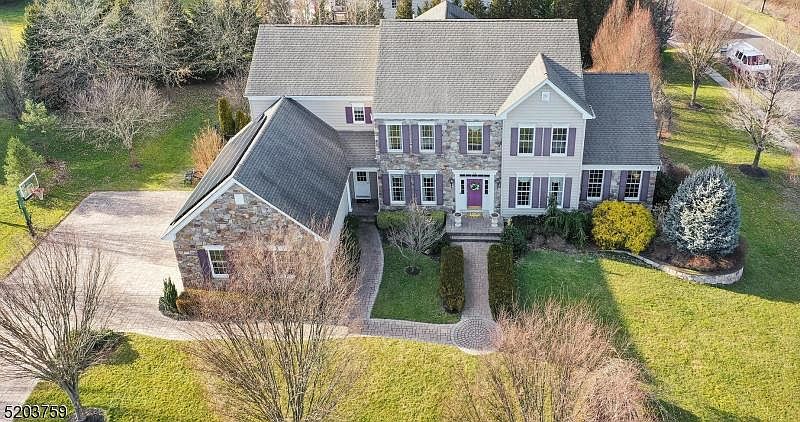 1st image of 28 Drost Ln