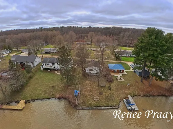 3511 Lake Allegan Dr, Allegan, MI 49010