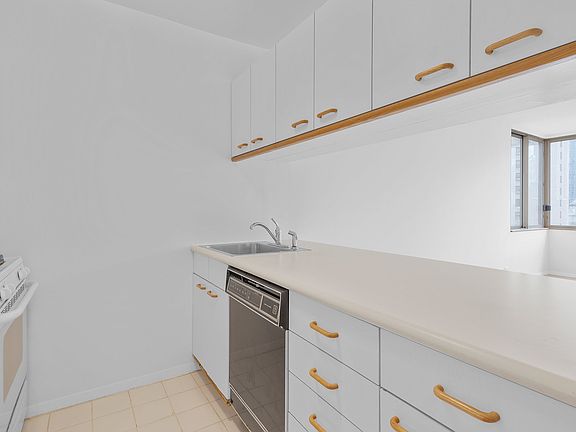 4th image of 350 W 50th St APT 8C