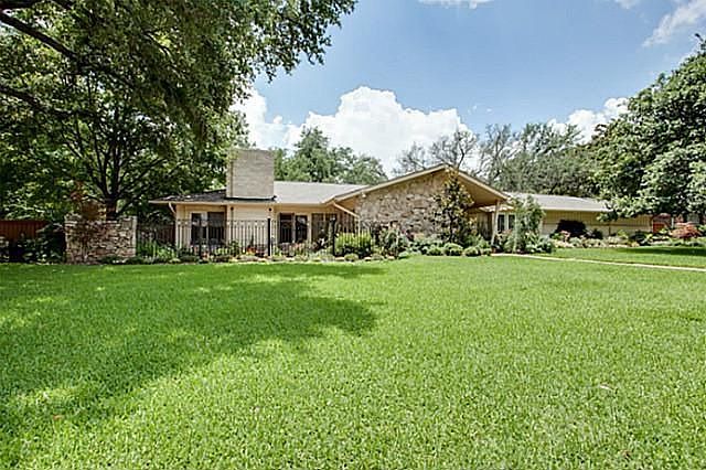 1st image of 7126 Oakbluff Dr