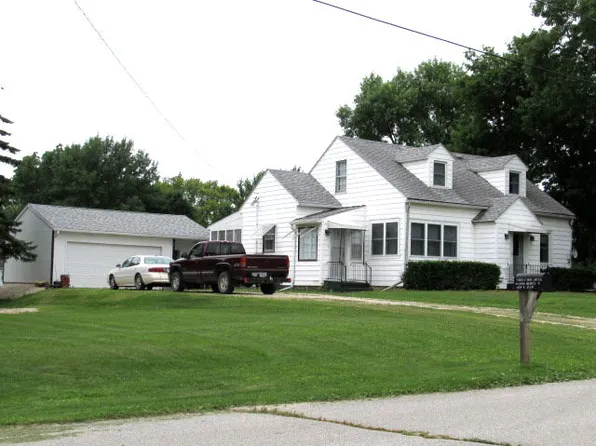 303 E Elm St, Pomeroy, IA 50575