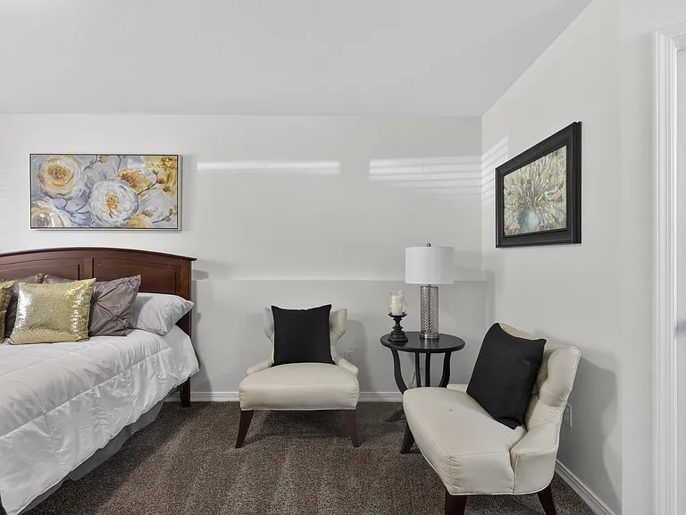 Eagles Landing Apartments — Photo 32