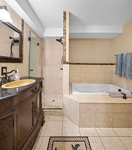 910 Hudson St #1 — Photo 14